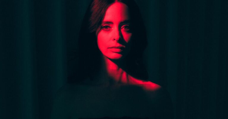 urlhttps3A2F2Fcalifornia times brightspot.s3.amazonaws.com2Ff52F972F2a64ac0346da9c8bdc8700ff0c4e2F1455196 et orphan black echoes krysten ritter 009