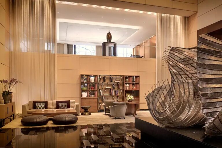Park Hyatt Zurich P751 Lobby Mezzanine Art.16x9