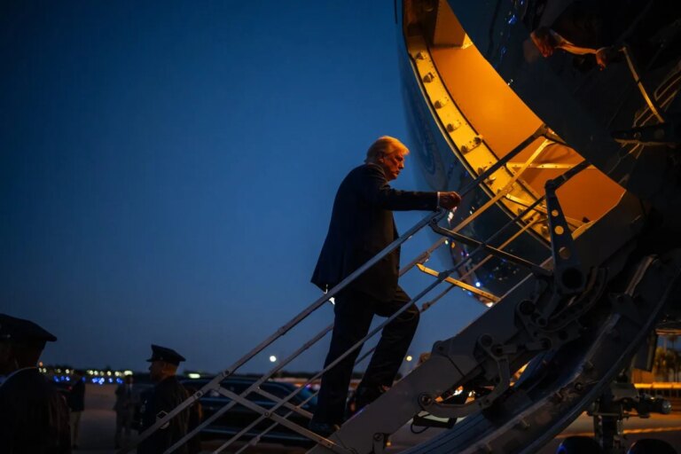 Trump April 14 plane e1744723043959
