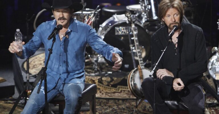 urlhttps3A2F2Fcalifornia times brightspot.s3.amazonaws.com2F7b2F1a2F205b4b61481aab96e5933b523c2a2Fmusic brooks amp dunn 37185