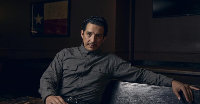 urlhttps3A2F2Fcalifornia times brightspot.s3.amazonaws.com2F922Ffd2F642692cb4b03b3c71d3e7de87d132F1502831 et gabriel luna 4445