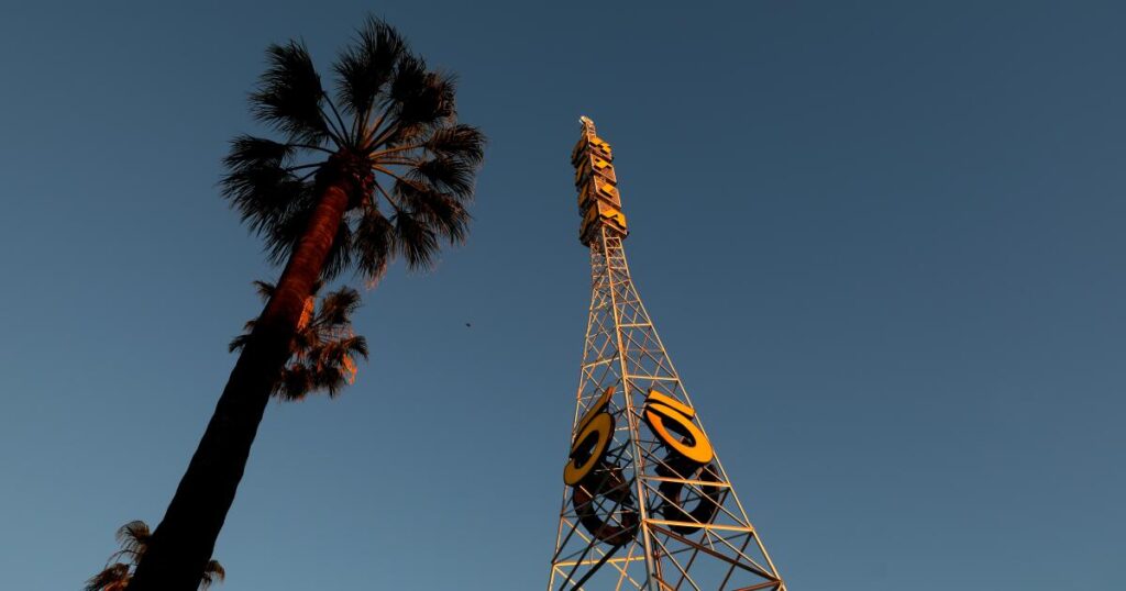 urlhttps3A2F2Fcalifornia times brightspot.s3.amazonaws.com2Faf2F252Fe83d066c41b3aefcef2f099e3da62F911572 et ct ktla 75 anniversary gxc 0171